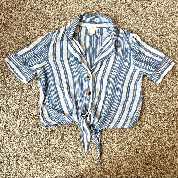 ⏳Last Chance!⏳ H&M Striped Crop Top Tie Front Button Down Size 2 - Picture 1 of 13